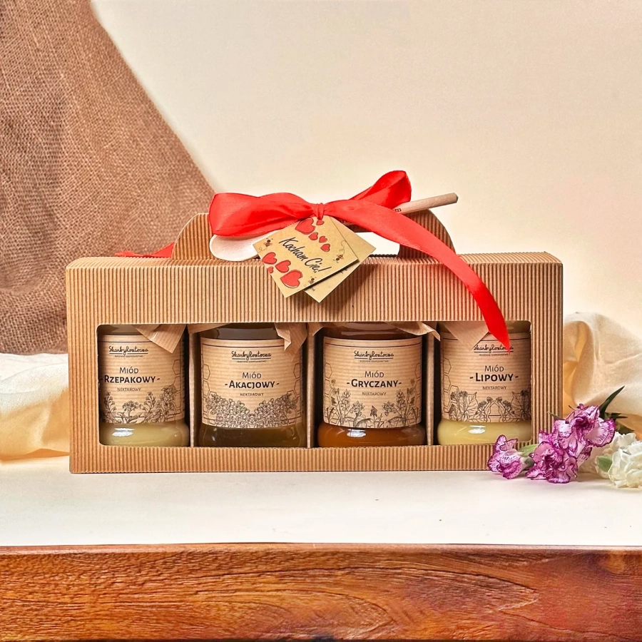 traditionelles Geschenkset Karton Fenster 4 Honige Löffel Schätze der Region Roztocze Produkt quadratisch Wünsche Geschenk Schleife rotes Band