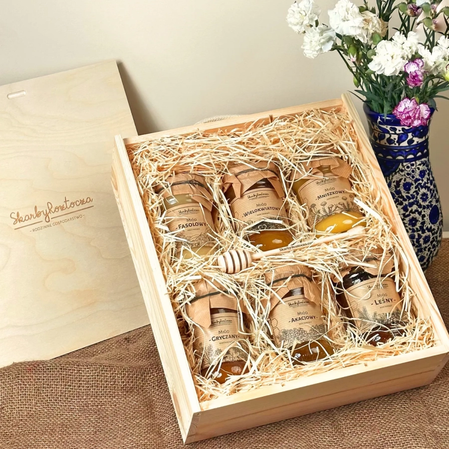 coffret cadeau boîte en bois 6 miels skarby roztocza produit carré traditionnel