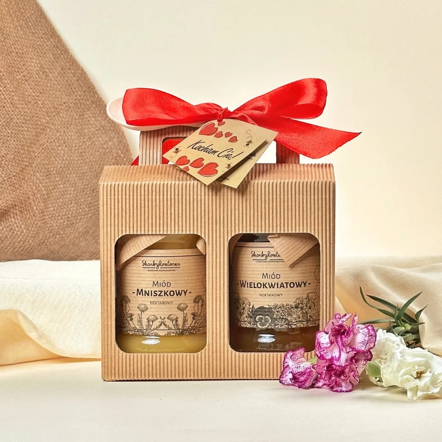 traditional gift set box window 2 honeys spoon treasures of roztocze product square wishes gift bow ribbon red