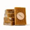 skarby-roztocza-sztabki-wosku-1-kg-biale-tlo.webp
